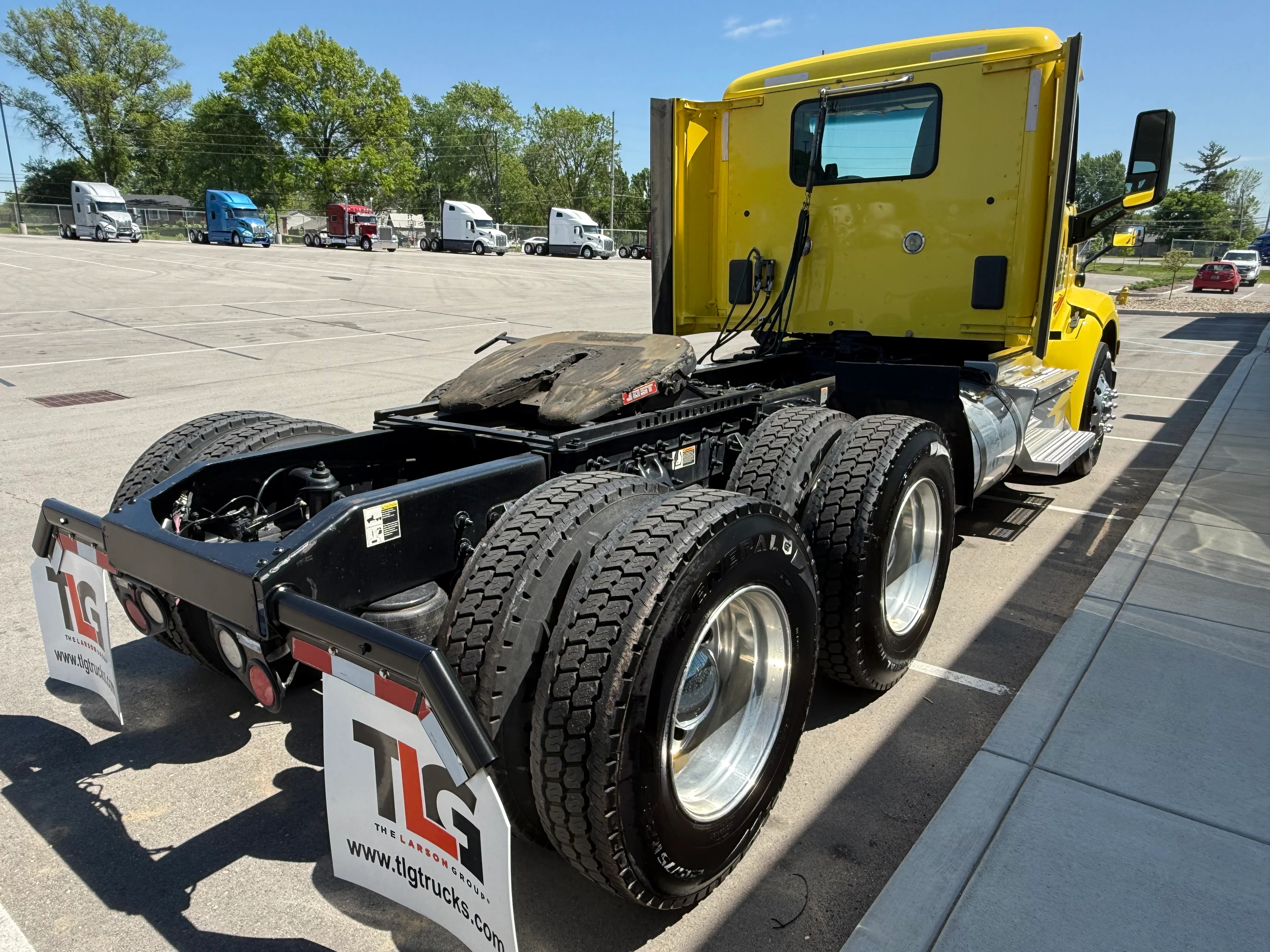 2021 Peterbilt 579 in Louisville, KY — photo 4