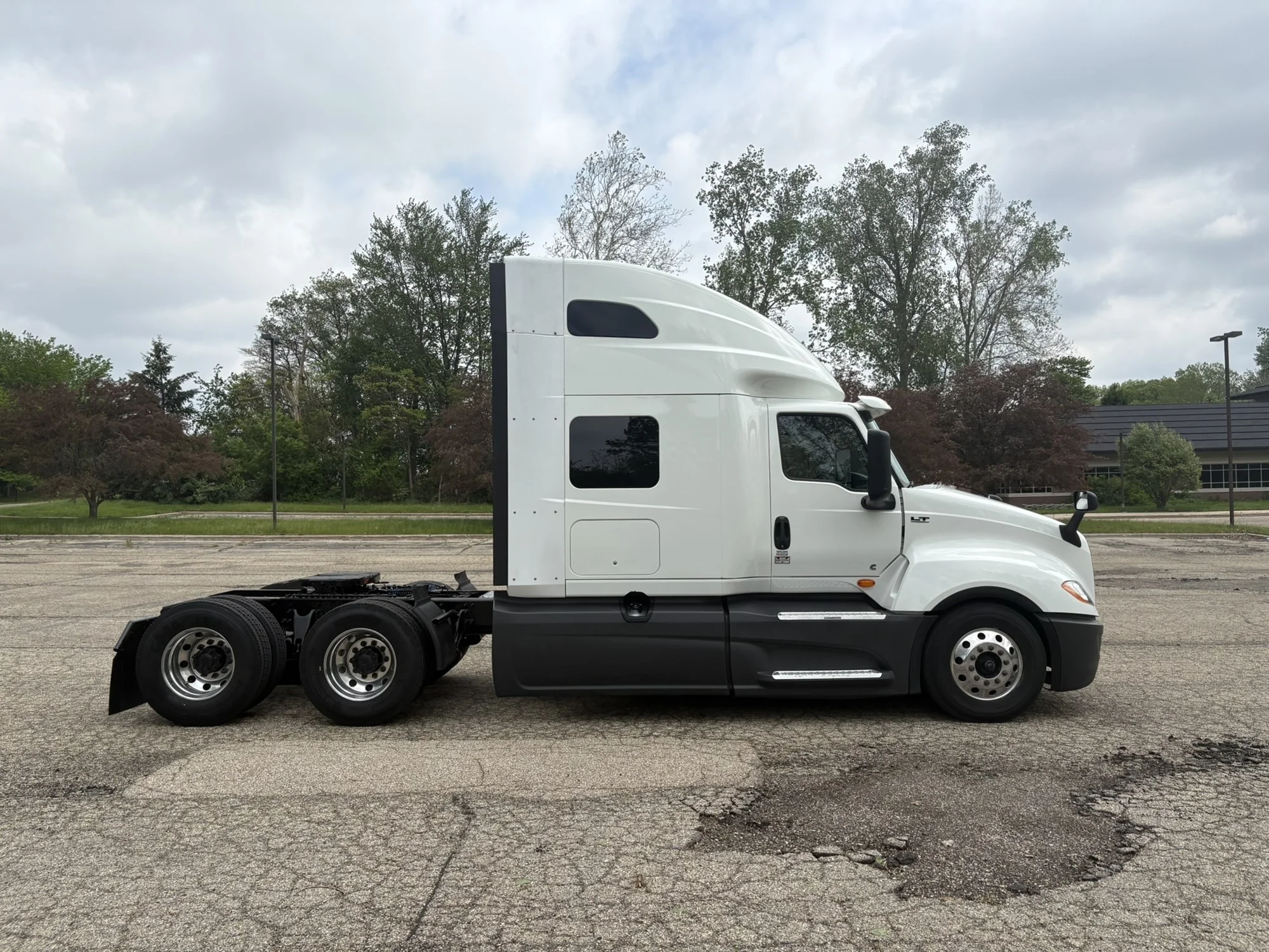 2024 International LT in West Michigan International, MI — photo 4