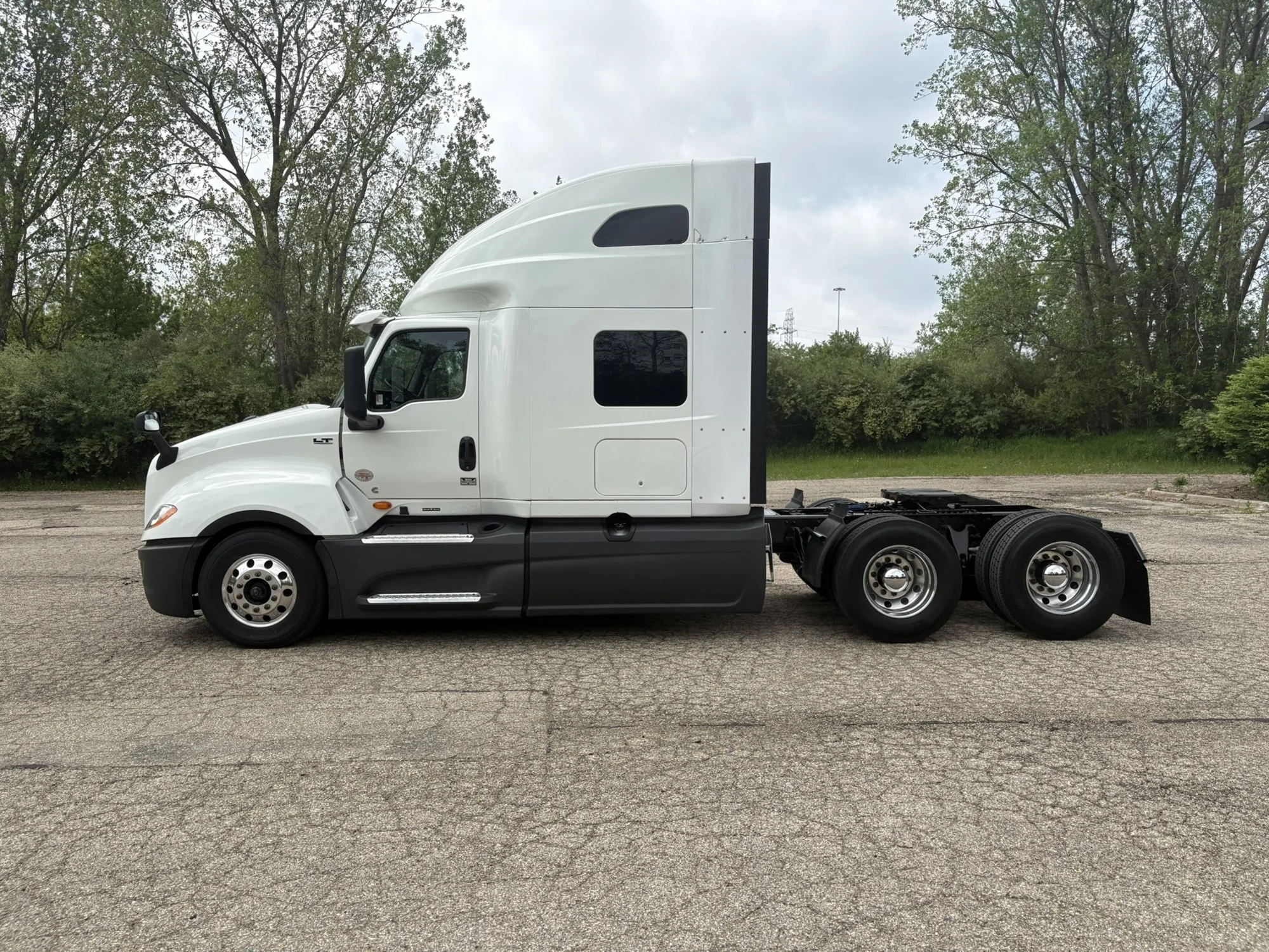 2024 International LT in West Michigan International, MI — photo 2