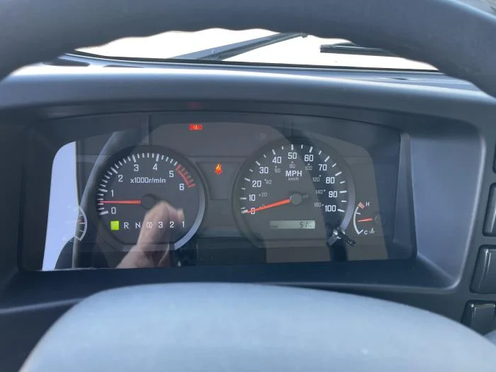 2025 Isuzu NRR - image 22