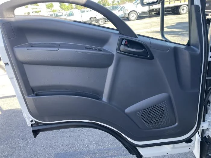 2025 Isuzu NRR - image 16