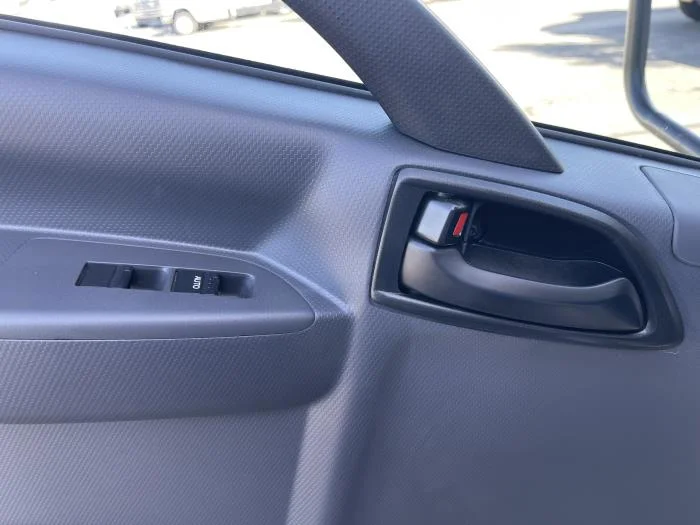 2025 Isuzu NRR - image 17