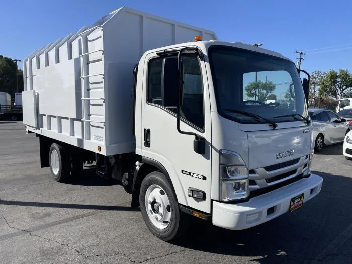 2025 Isuzu NRR - image 8