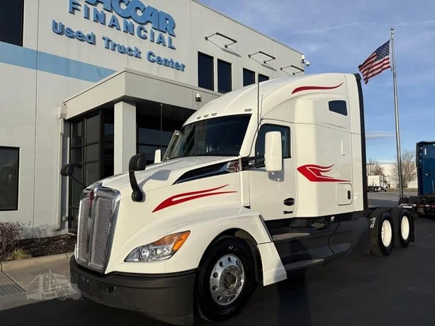 2023 Kenworth T680