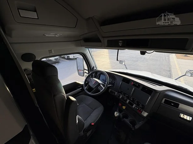 2023 Kenworth T680 in Salt Lake City, UT — photo 11