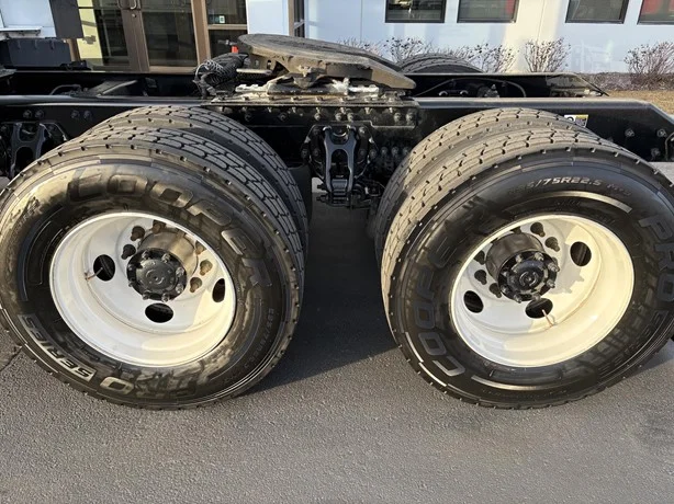 2023 Kenworth T680 in Salt Lake City, UT — photo 7