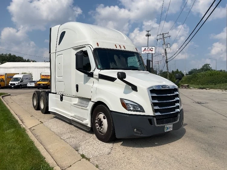 2022 Freightliner Cascadia in Milwaukee, WI