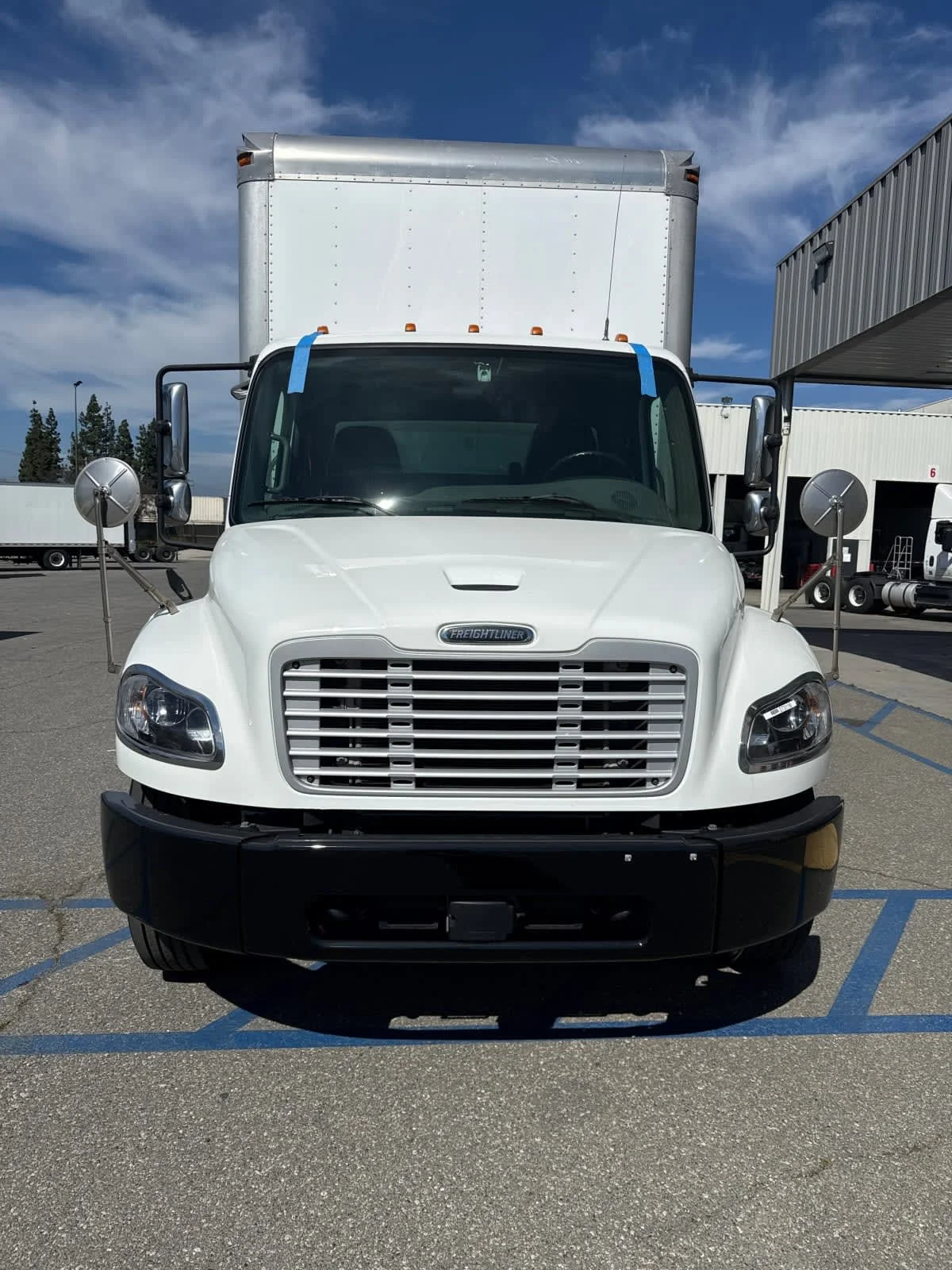 2020 Freightliner M2 106 - image 2