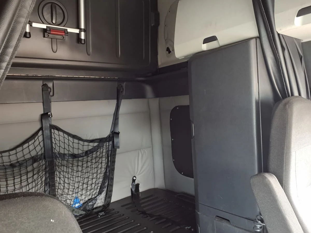2020 Freightliner Cascadia in Houston, TX — photo 10
