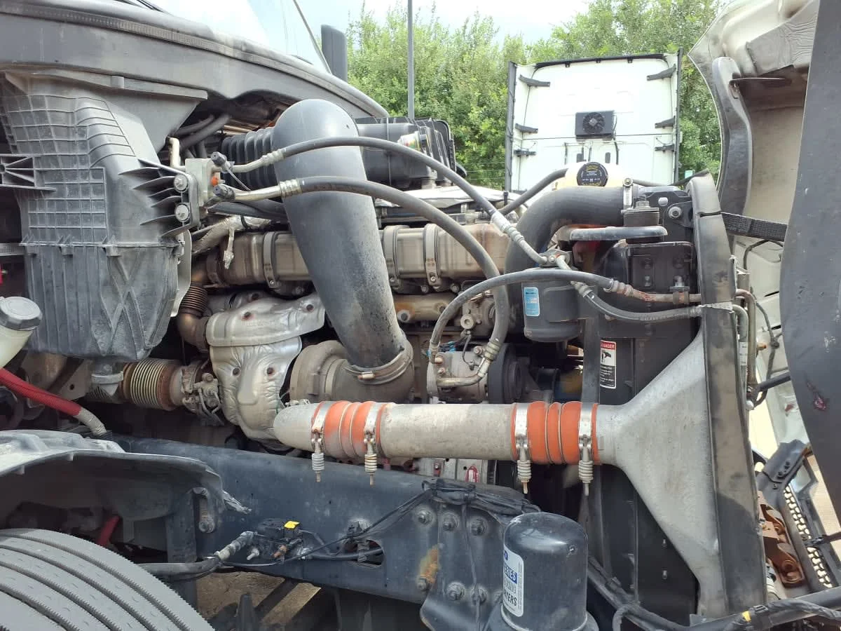 2020 Freightliner Cascadia in Houston, TX — photo 11