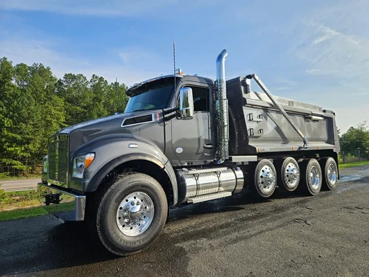 2027 Kenworth T880 in Durham, NC — photo 2