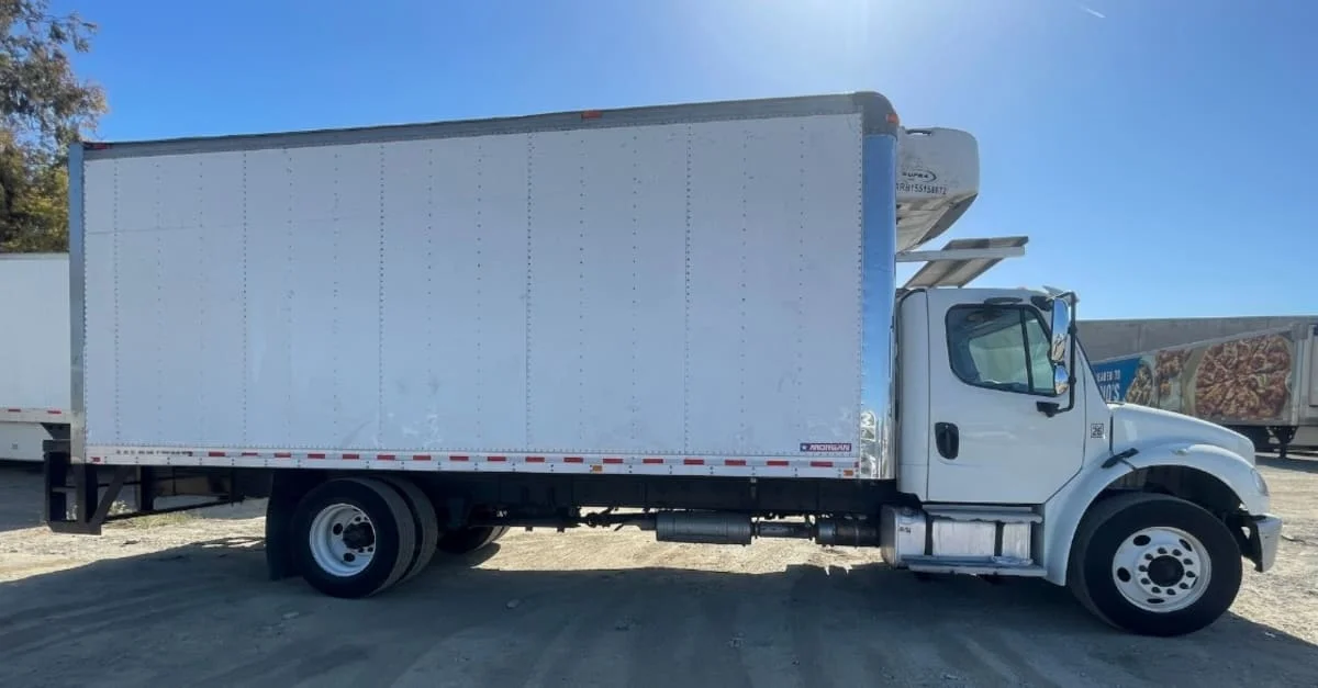 2016 Freightliner M2 106 in Hayward, CA — photo 13