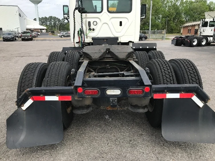 2019 Freightliner Cascadia in Norfolk, VA — photo 6