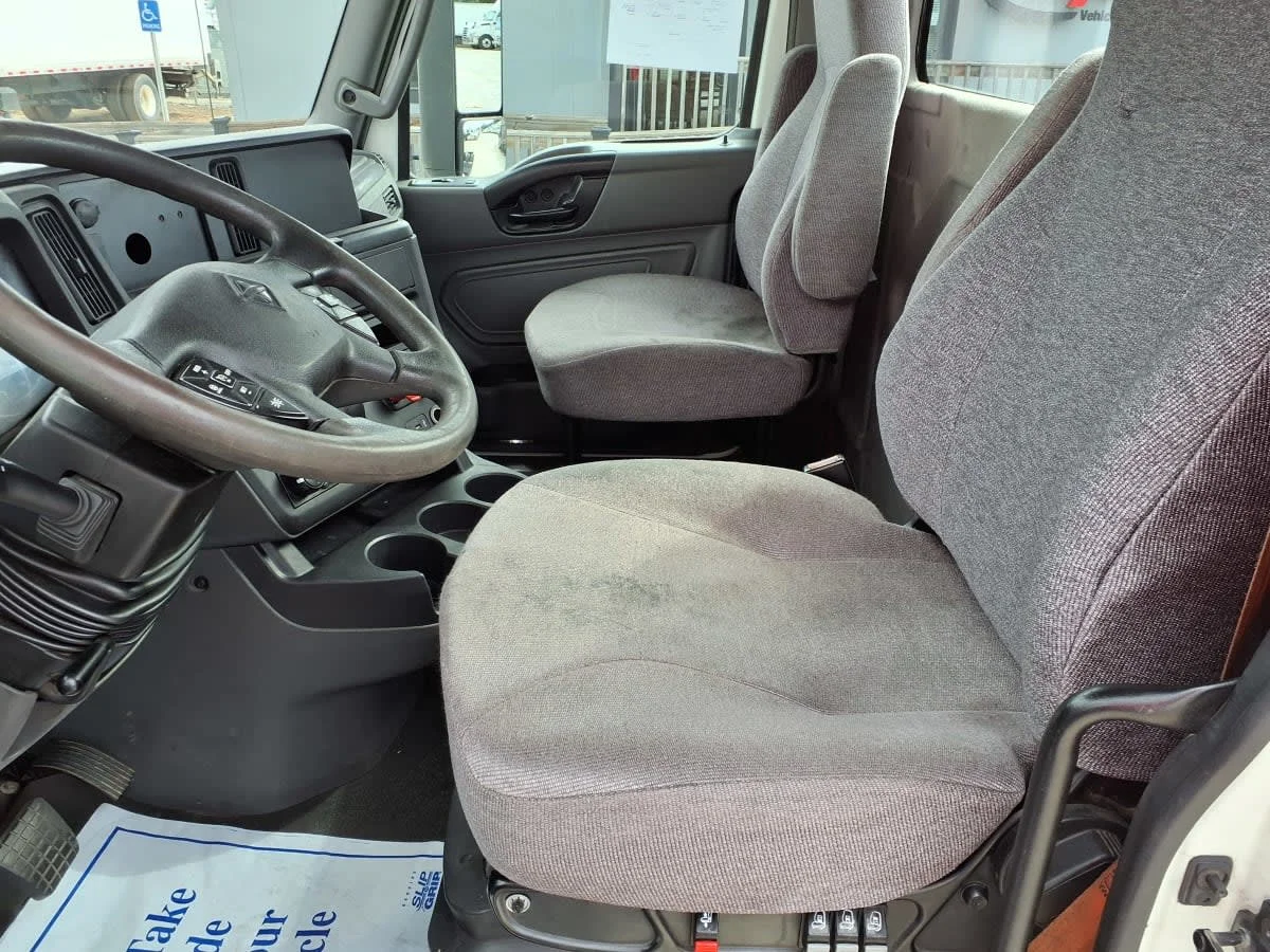 2019 International LT in Greenville, SC — photo 7