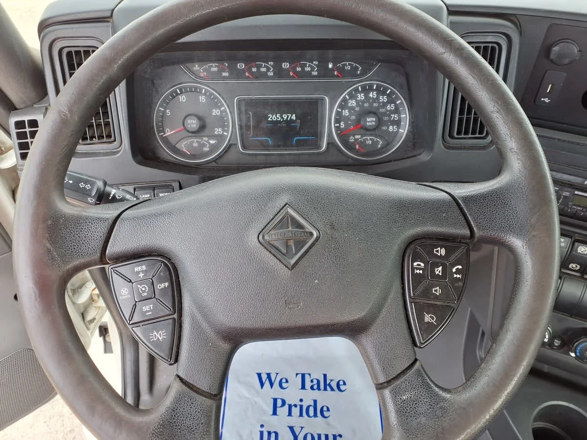 2019 International LT in Greenville, SC — photo 10
