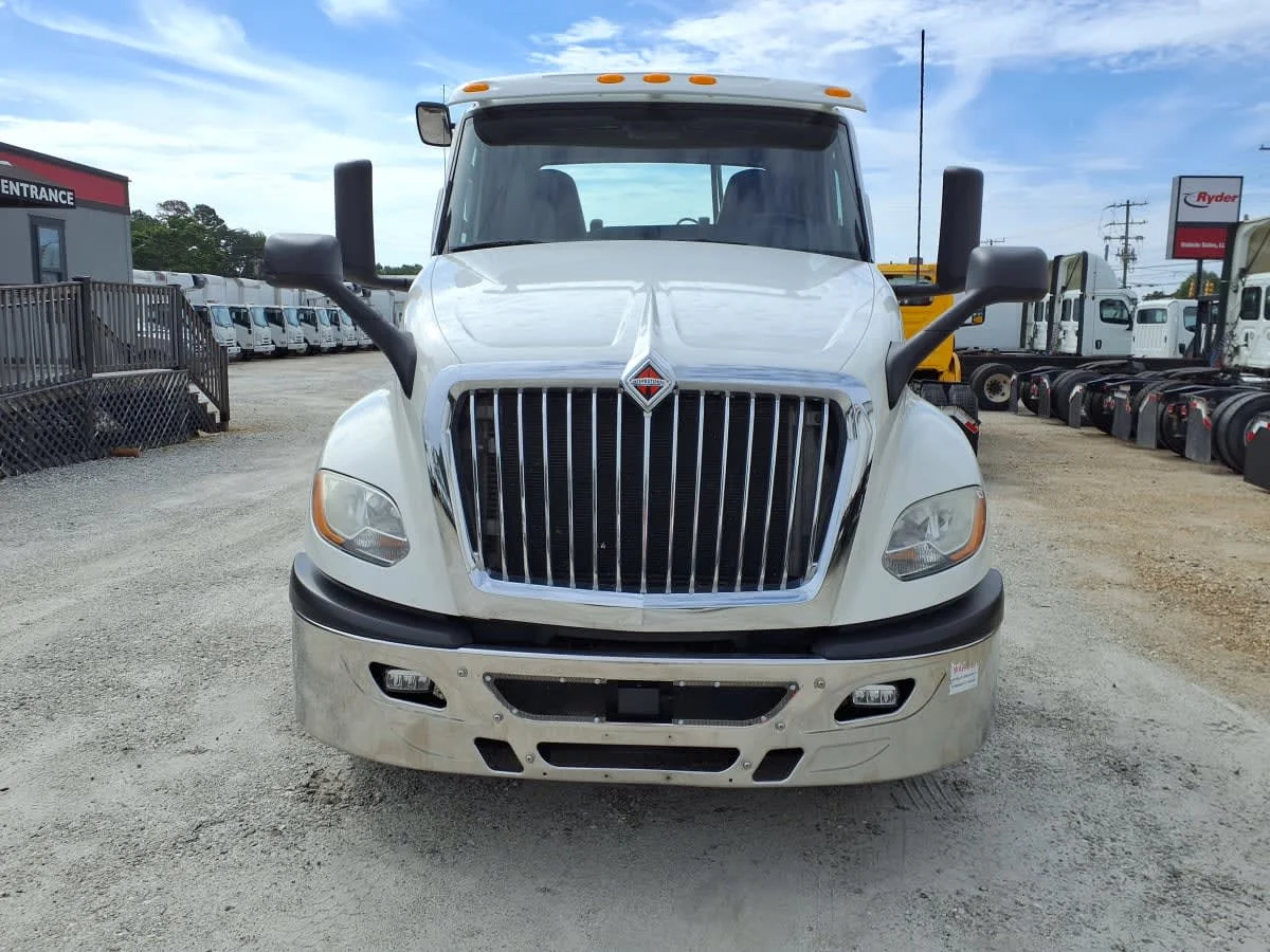 2019 International LT in Greenville, SC — photo 2