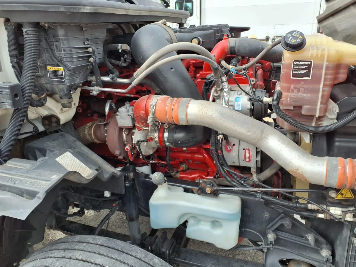 2019 International LT in Greenville, SC — photo 14