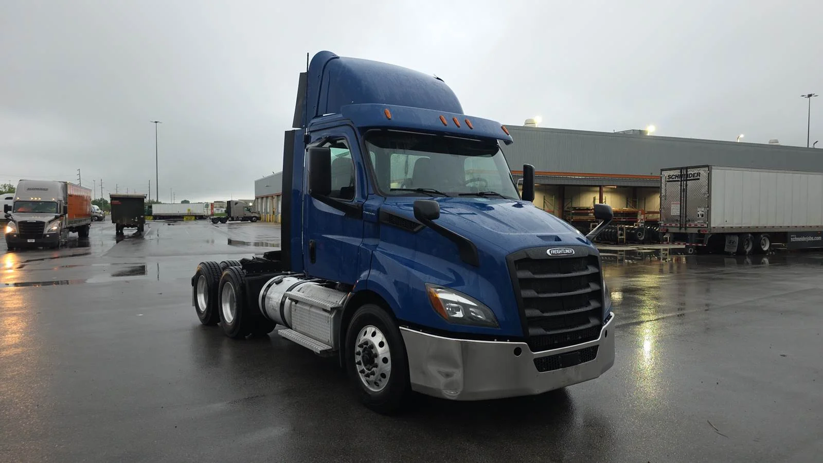 2020 Freightliner Cascadia in Indianapolis, IN