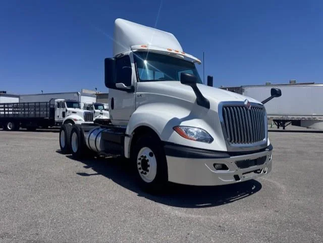 2019 International LT — photo 4