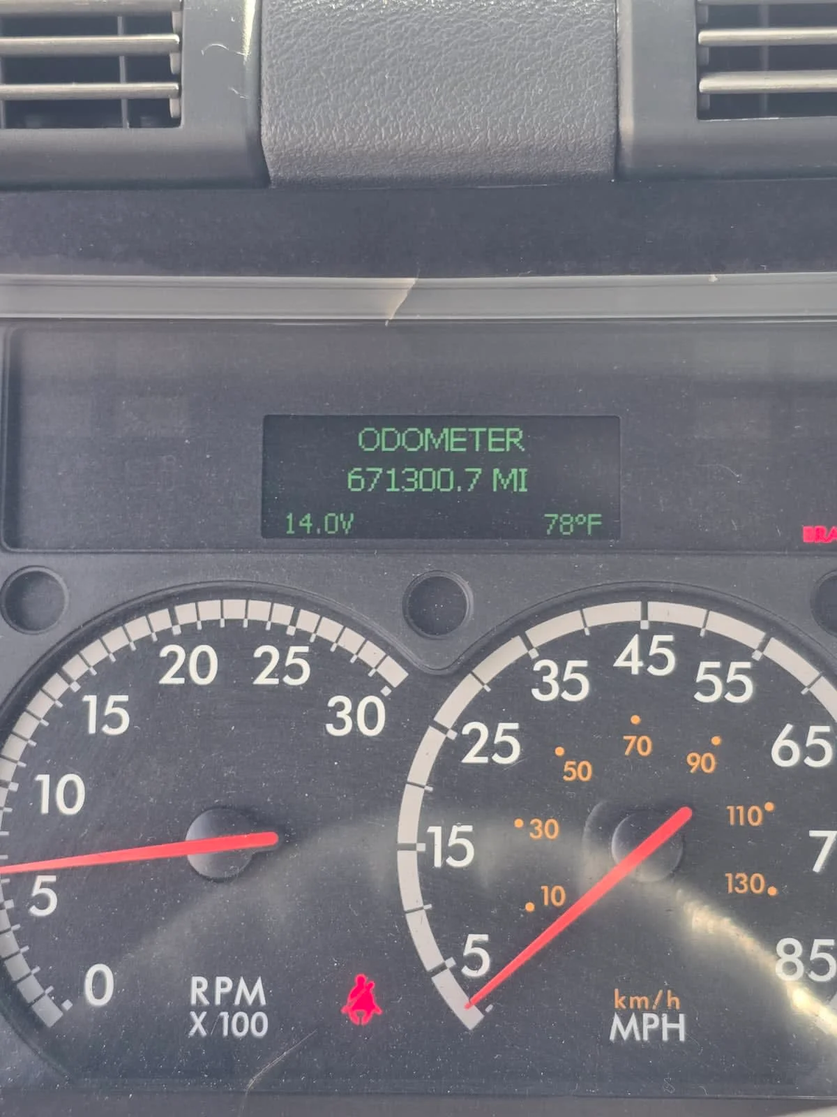 2019 Freightliner Cascadia - image 9