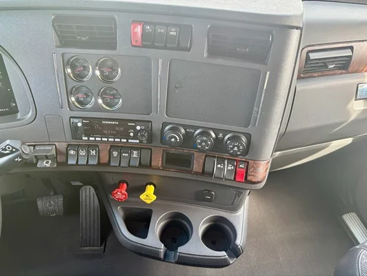 2025 Kenworth T680 in Greensboro, NC — photo 13
