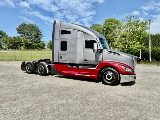 2025 Kenworth T680 in Greensboro, NC — photo 2
