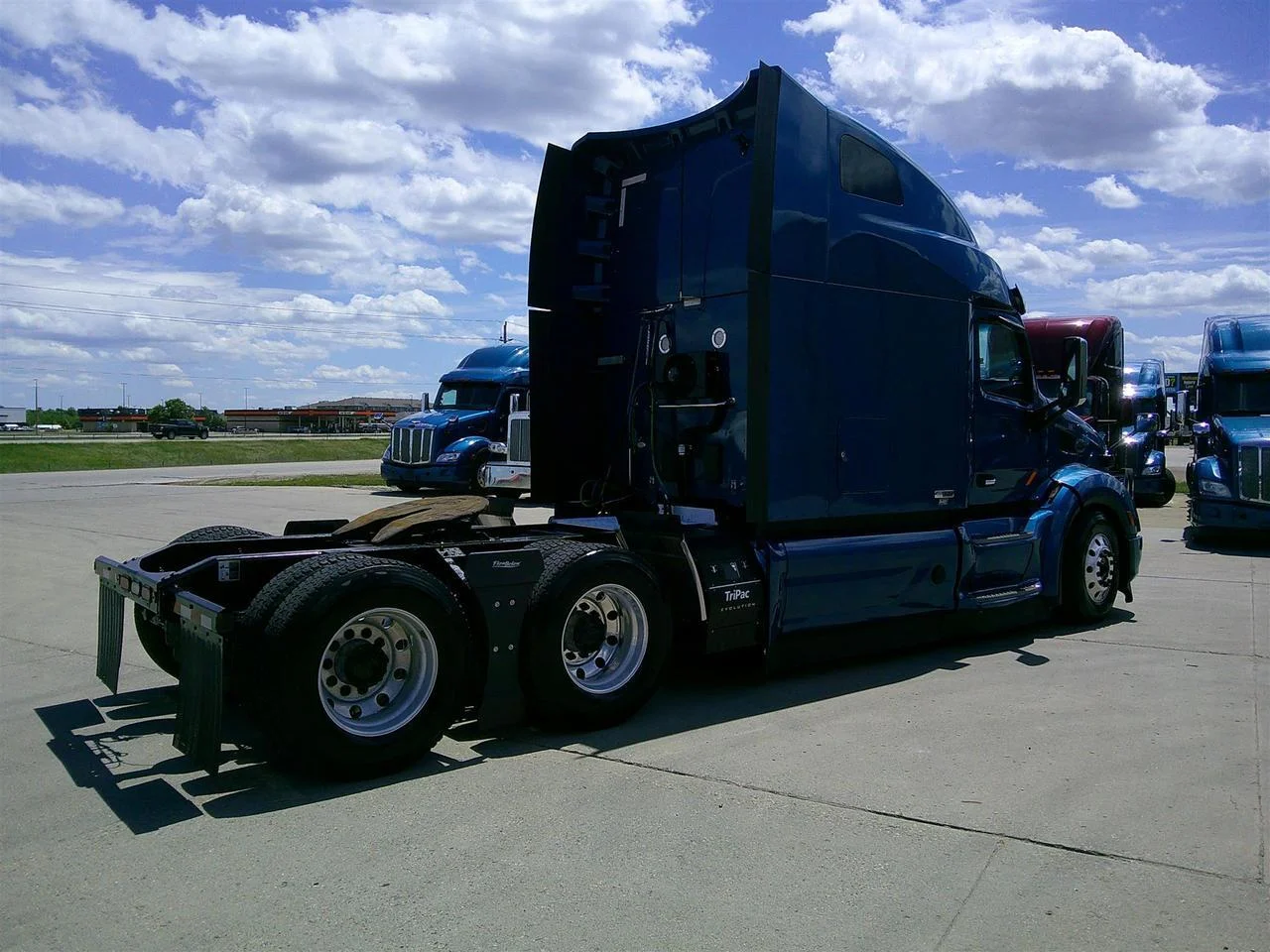 2021 Peterbilt 579 in Fargo, ND — photo 7
