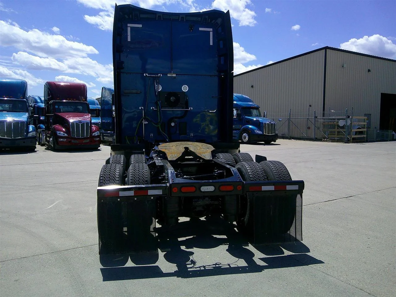 2021 Peterbilt 579 in Fargo, ND — photo 6