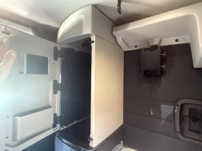 2027 Peterbilt 589 - image 30