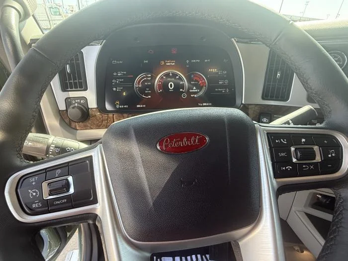 2027 Peterbilt 589 - image 23