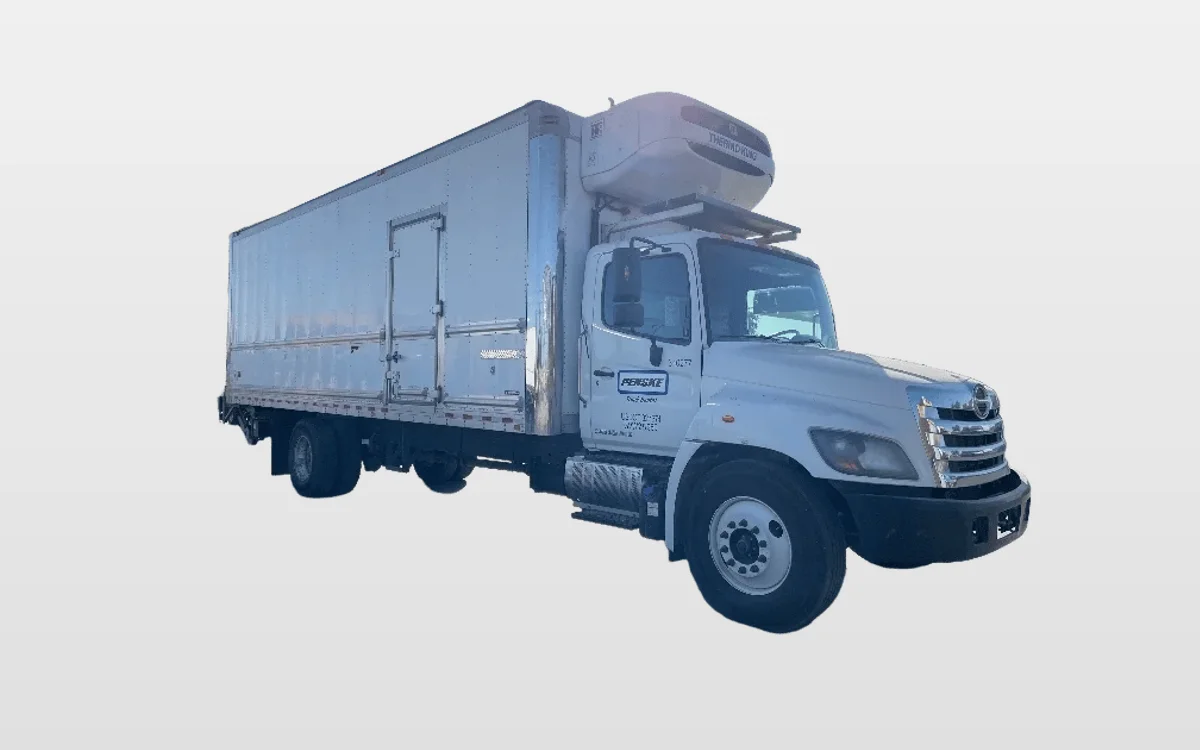 2020 Hino 268 - image 1