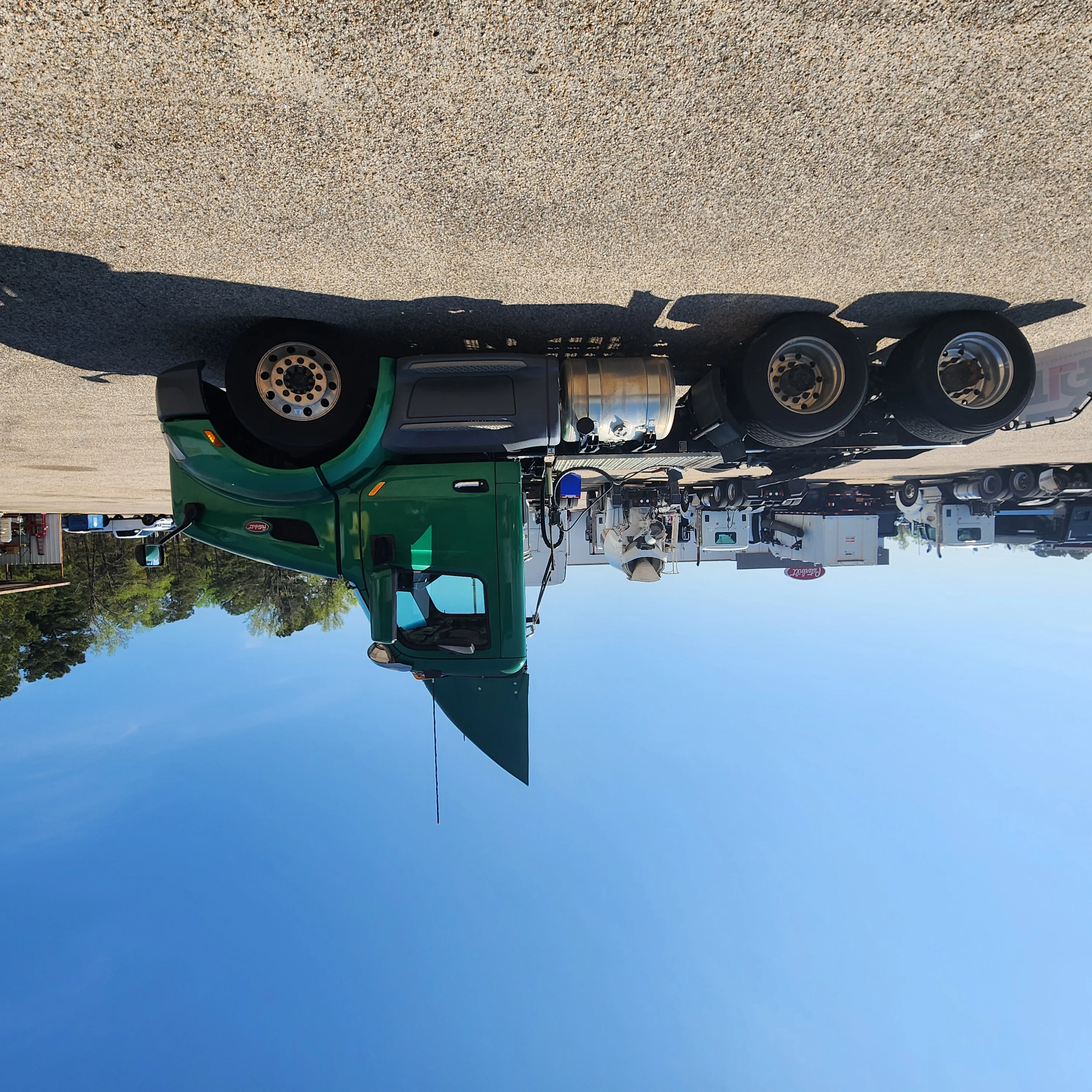 2020 Peterbilt 579 - image 4