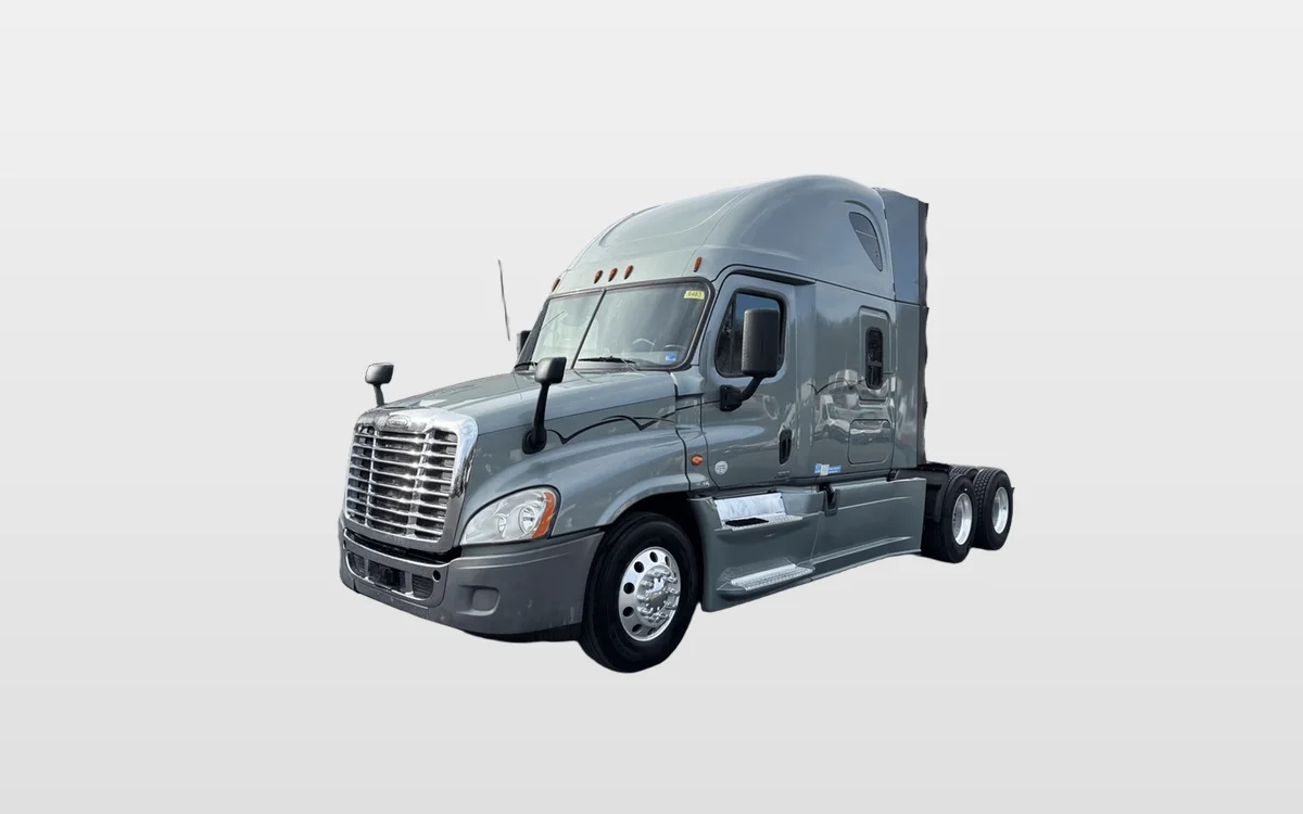 2016 Freightliner Cascadia - image 1