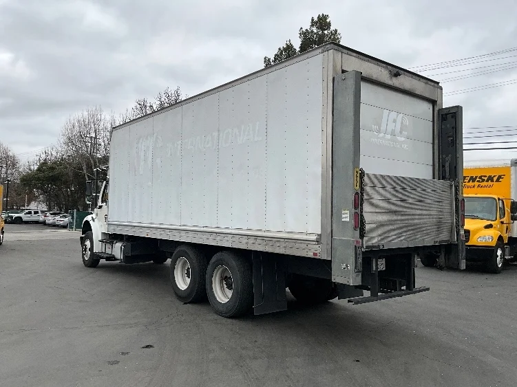 2018 Freightliner M2 106 - image 6