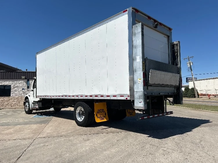 2019 Freightliner M2 106 in Oklahoma City, OK — photo 6