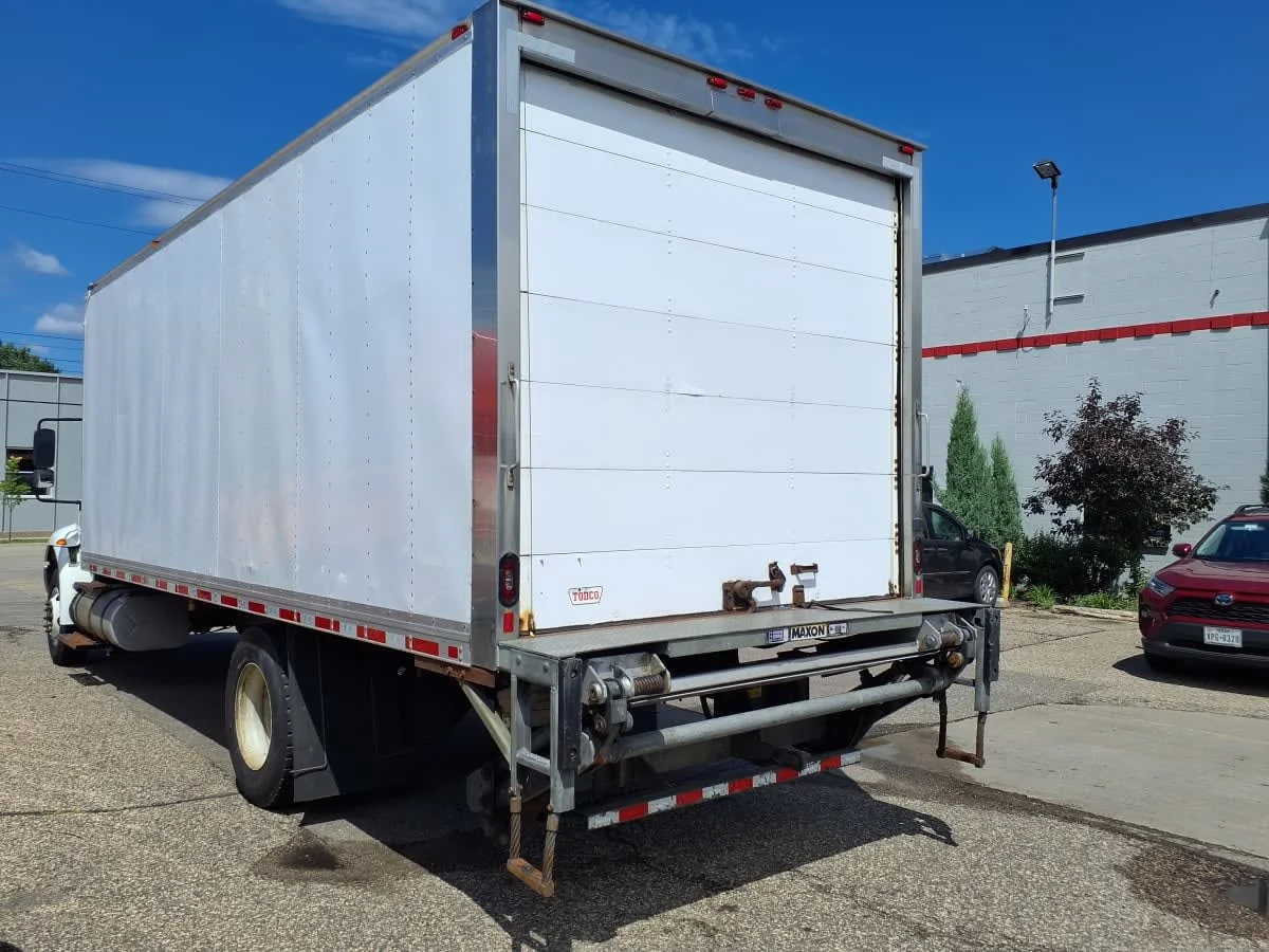 2019 International 4300 in Minneapolis, MN — photo 6