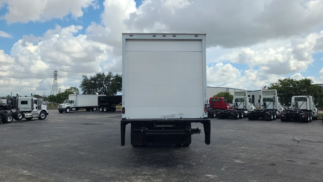 2019 International MV - image 3