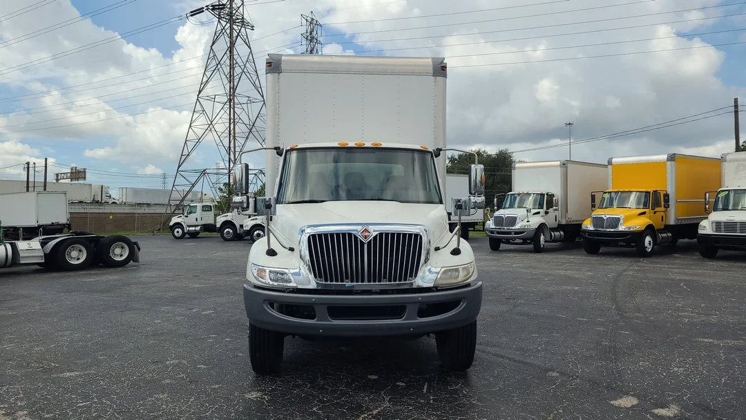 2019 International MV - image 6