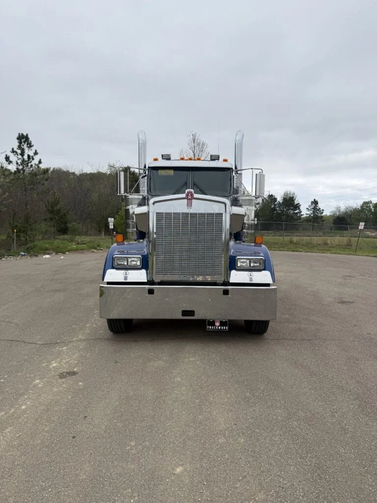2027 Kenworth W900 in Jackson, MS — photo 6