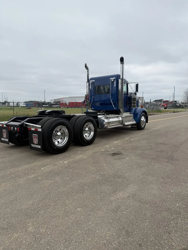 2027 Kenworth W900 in Jackson, MS — photo 4