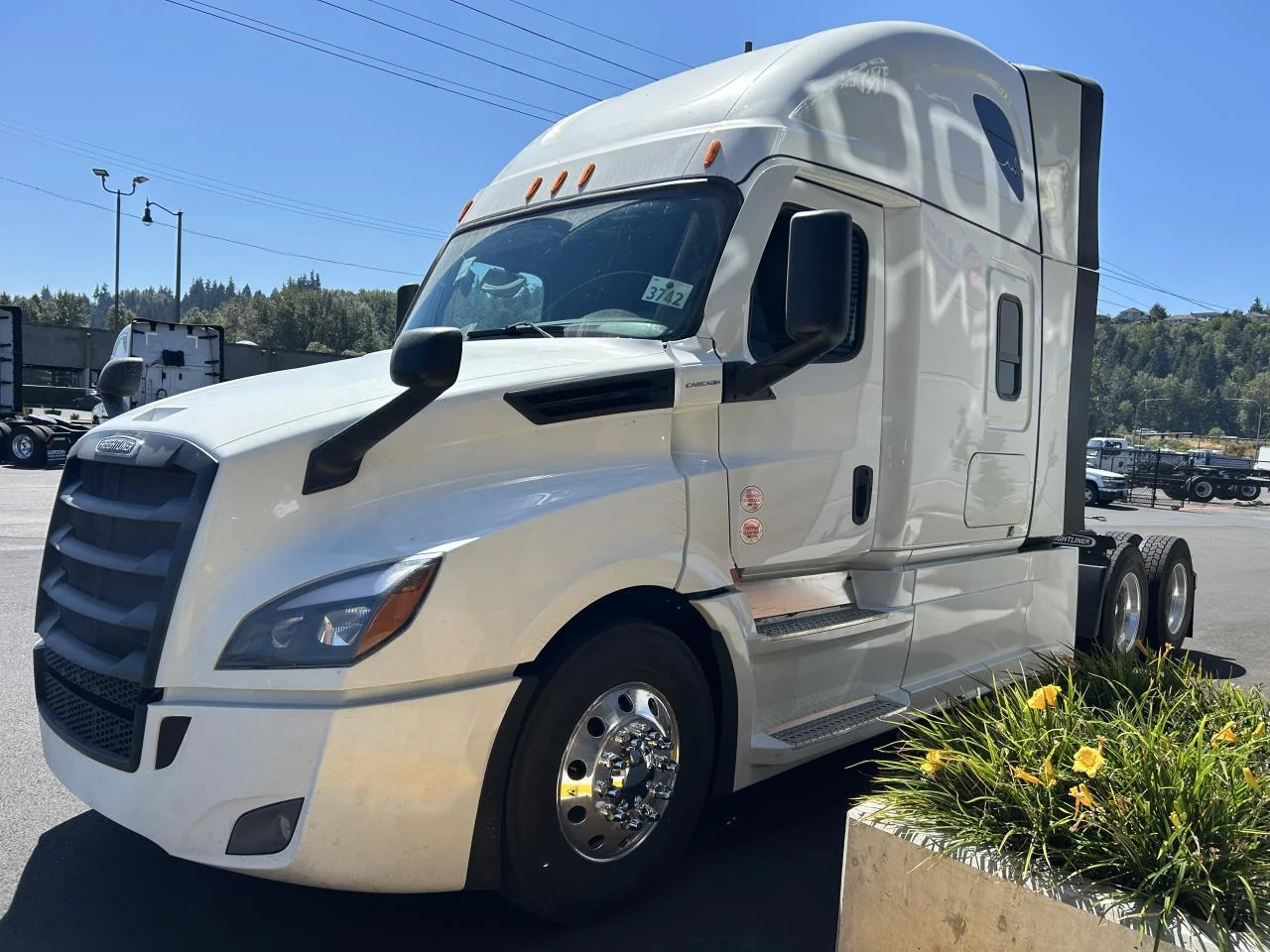 2027 Freightliner Cascadia in Pacific, WA — photo 3