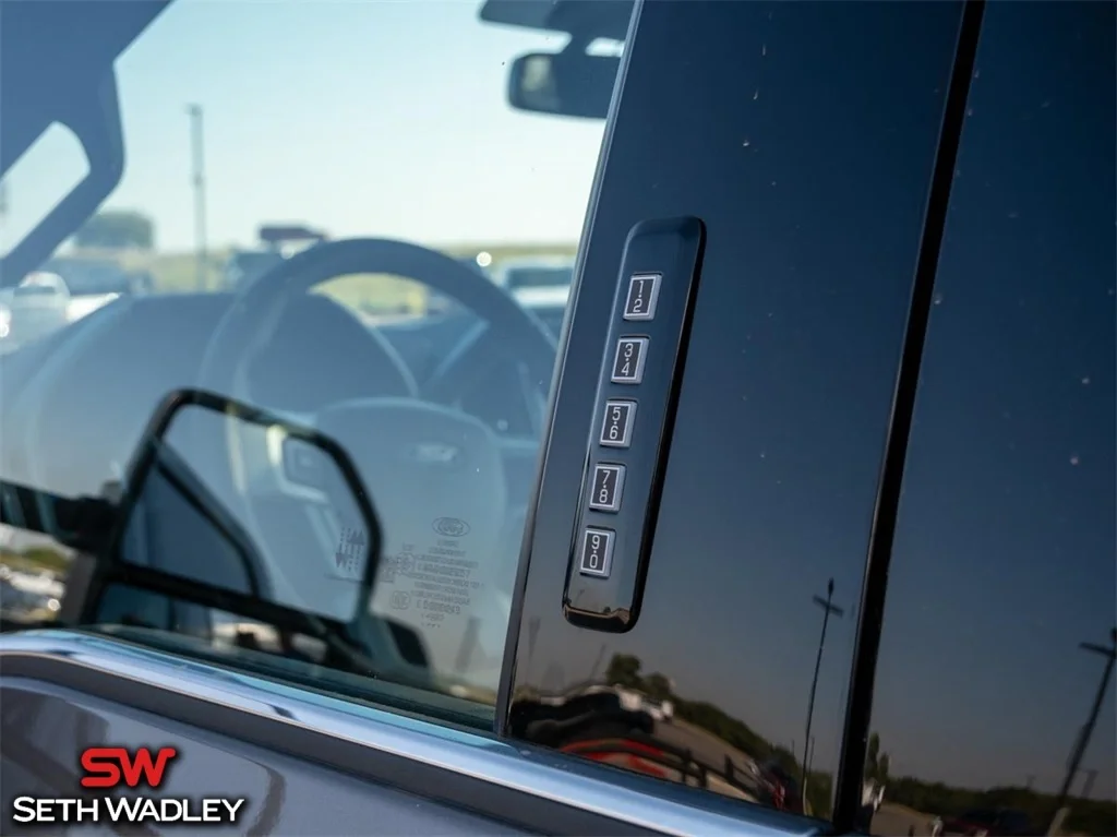 2022 Ford — photo 36