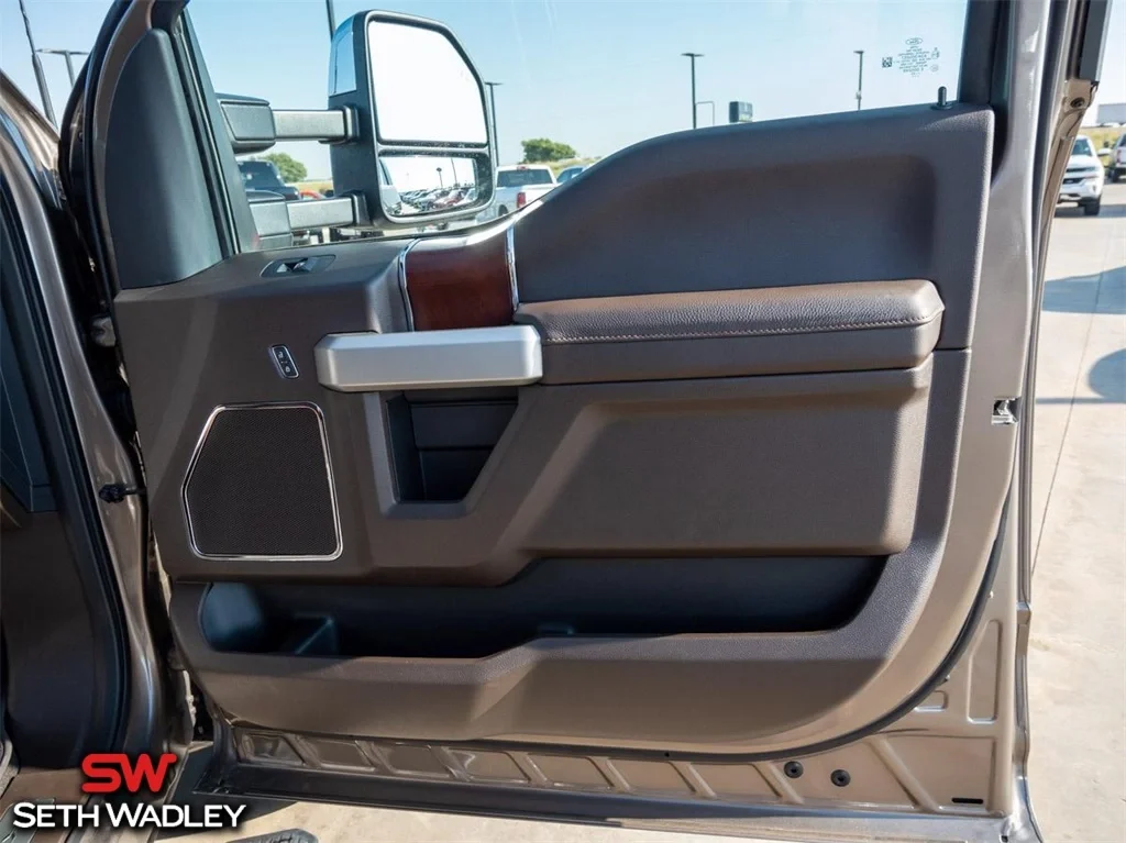 2022 Ford — photo 28