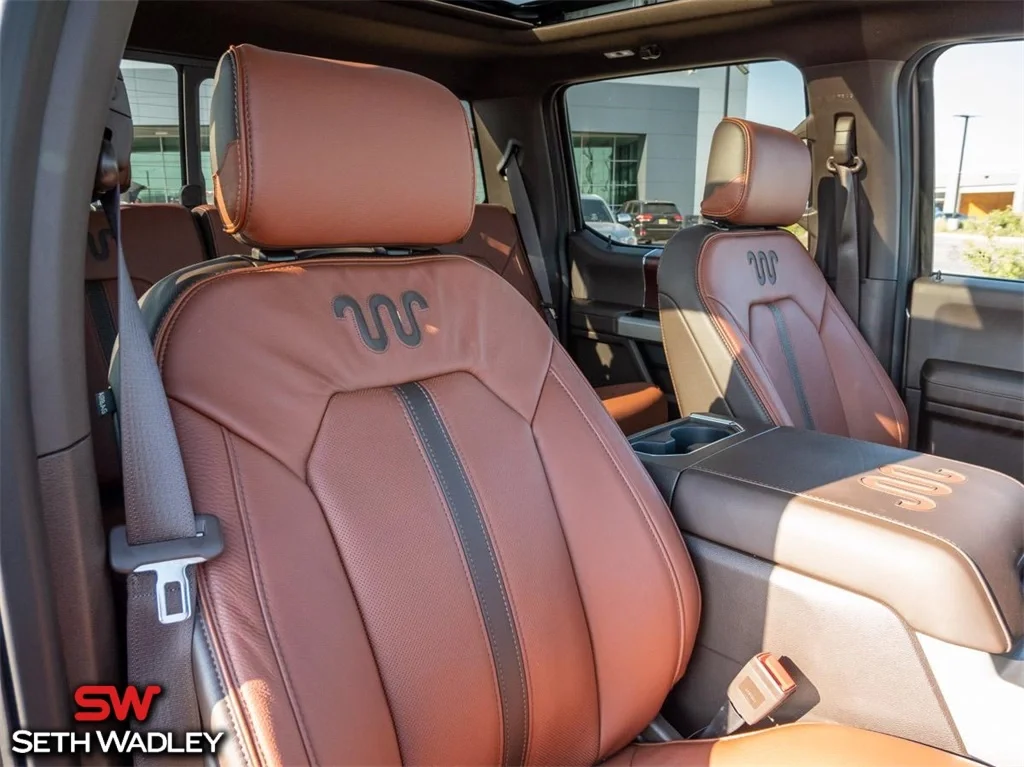 2022 Ford — photo 27