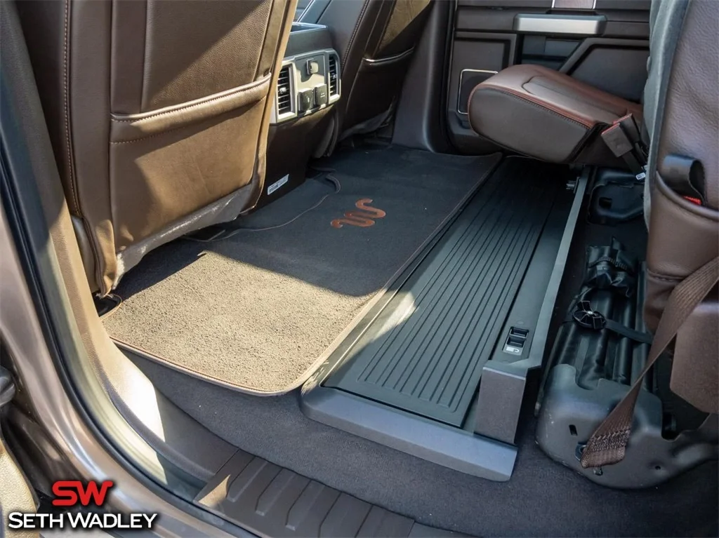 2022 Ford — photo 34