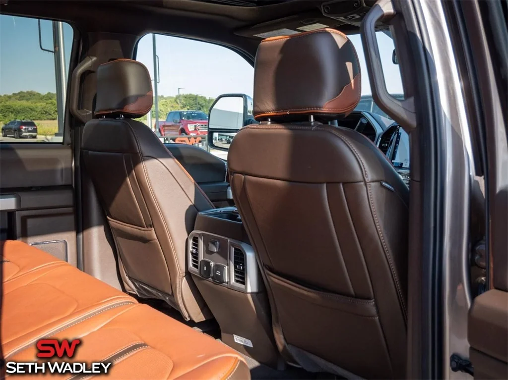 2022 Ford — photo 29