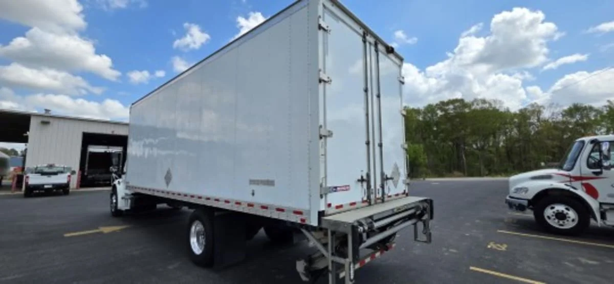 2021 Freightliner M2 106 - image 6