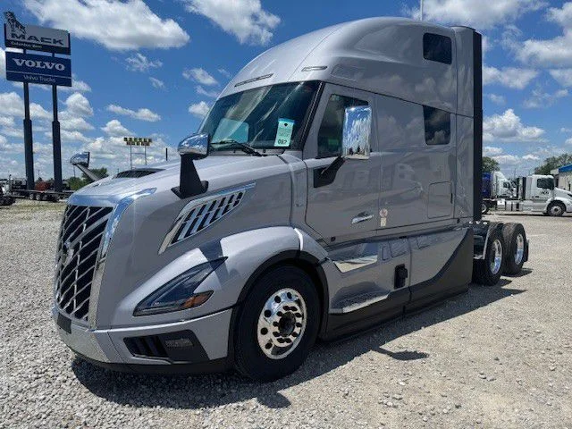 2027 Volvo VNL 860