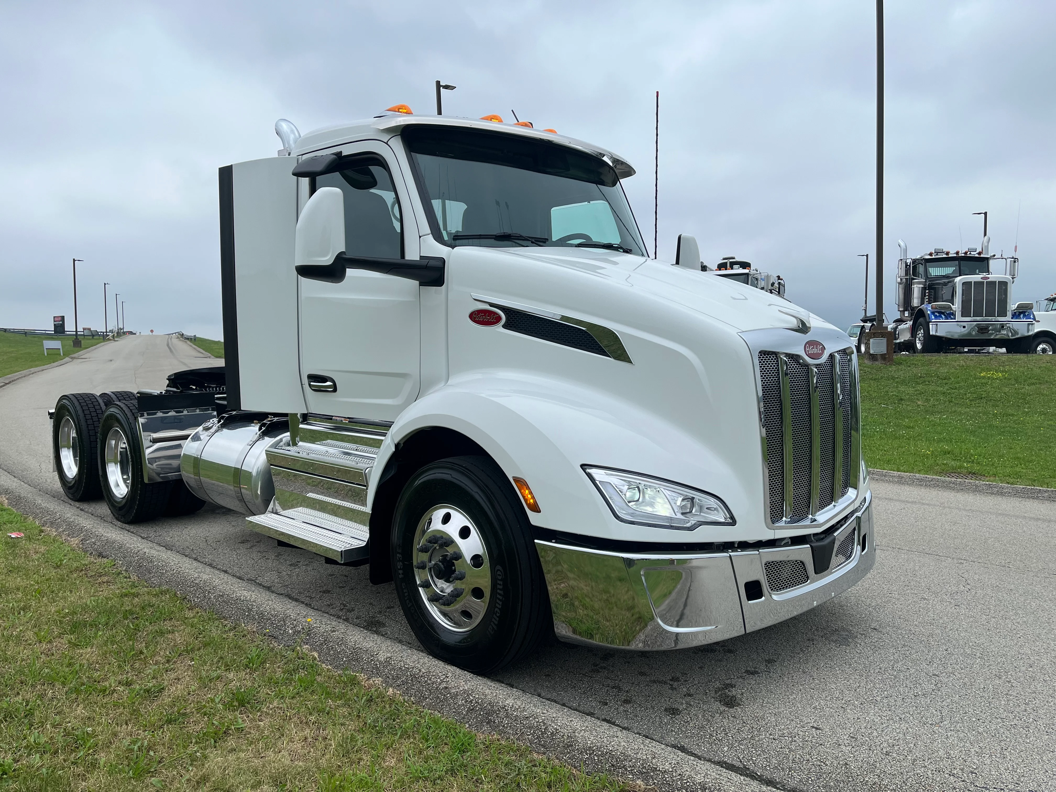 2027 Peterbilt 579 in Uniontown, PA — photo 5
