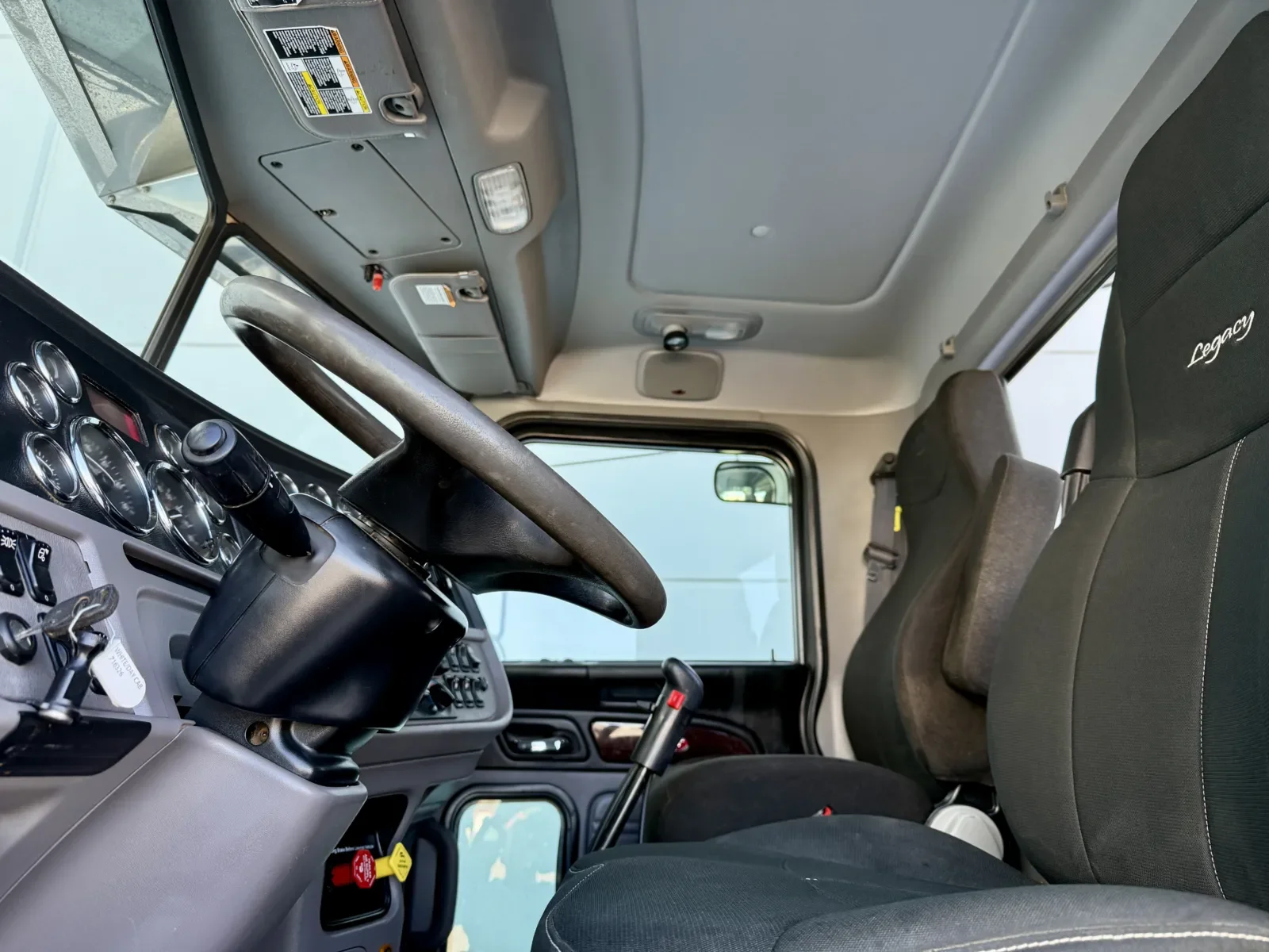 2020 Peterbilt 389 - image 14